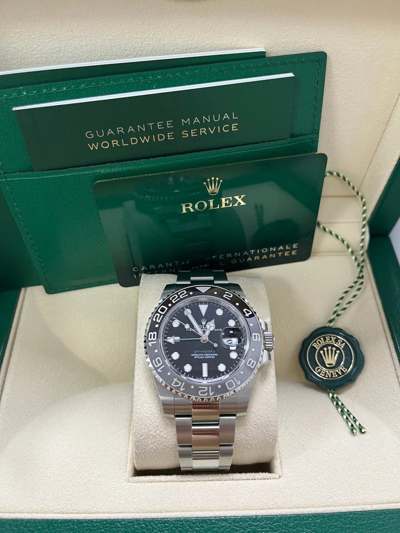 ROLEX GMT-Master II Oyster "Bruce Wayne" 126710GRNR