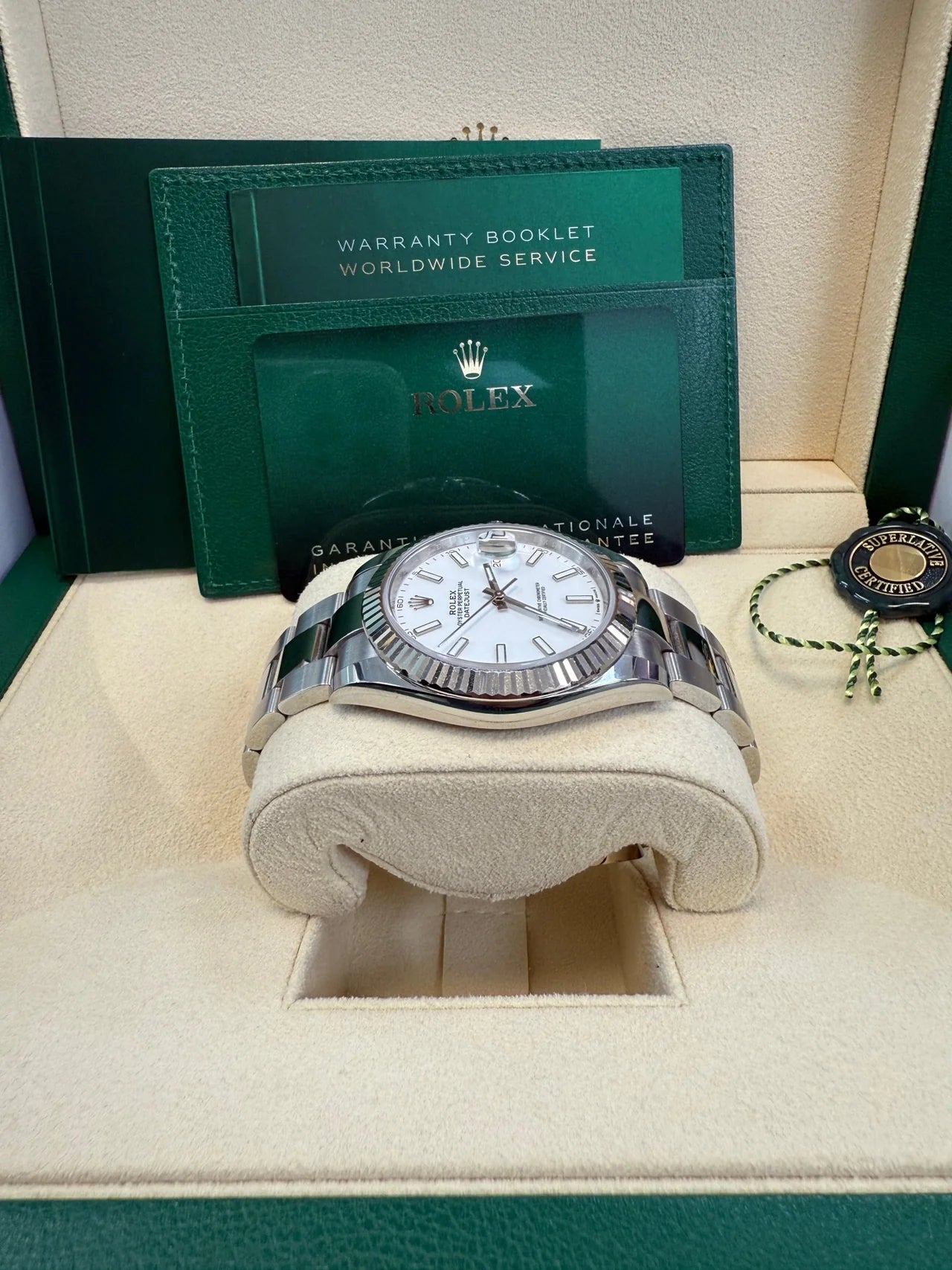 Rolex Datejust 41 126334 Fluted Bezel Oyster White