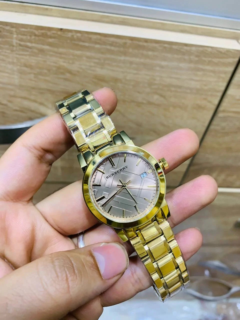 ساعة نسائية فاخرة FH30020