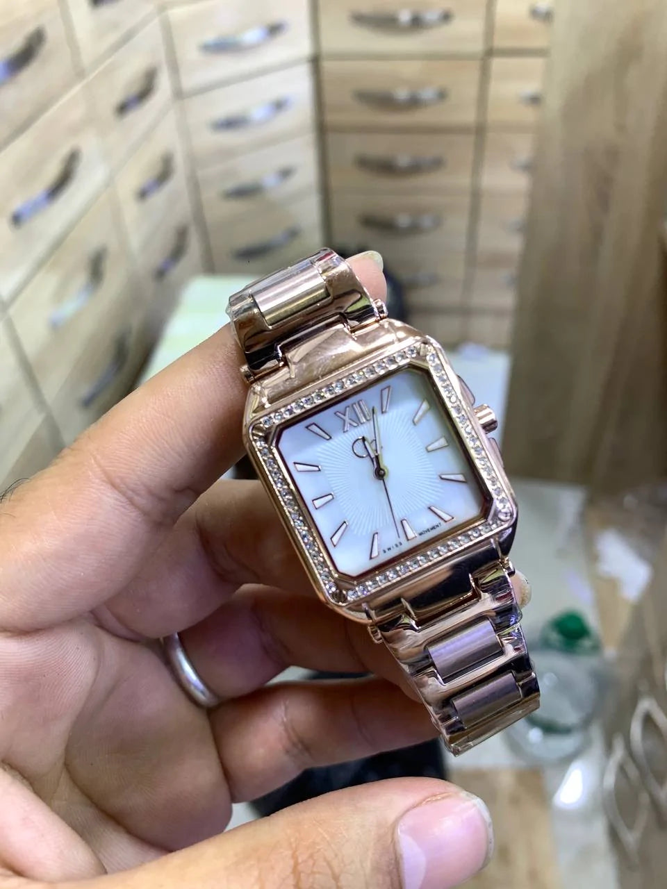 ساعة نسائية فاخرة FH30021