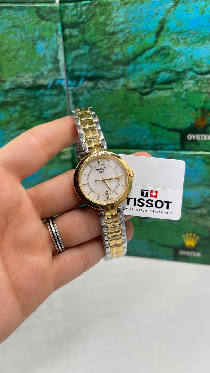 ساعة تيسوت فلامينجو الذهبية والفضية للنساء