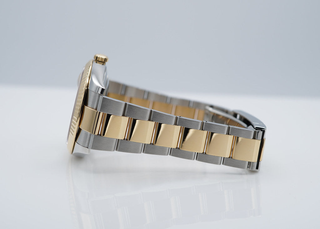 Rolex Datejust 126333 Stainless Steel - Gold Champagne Dial