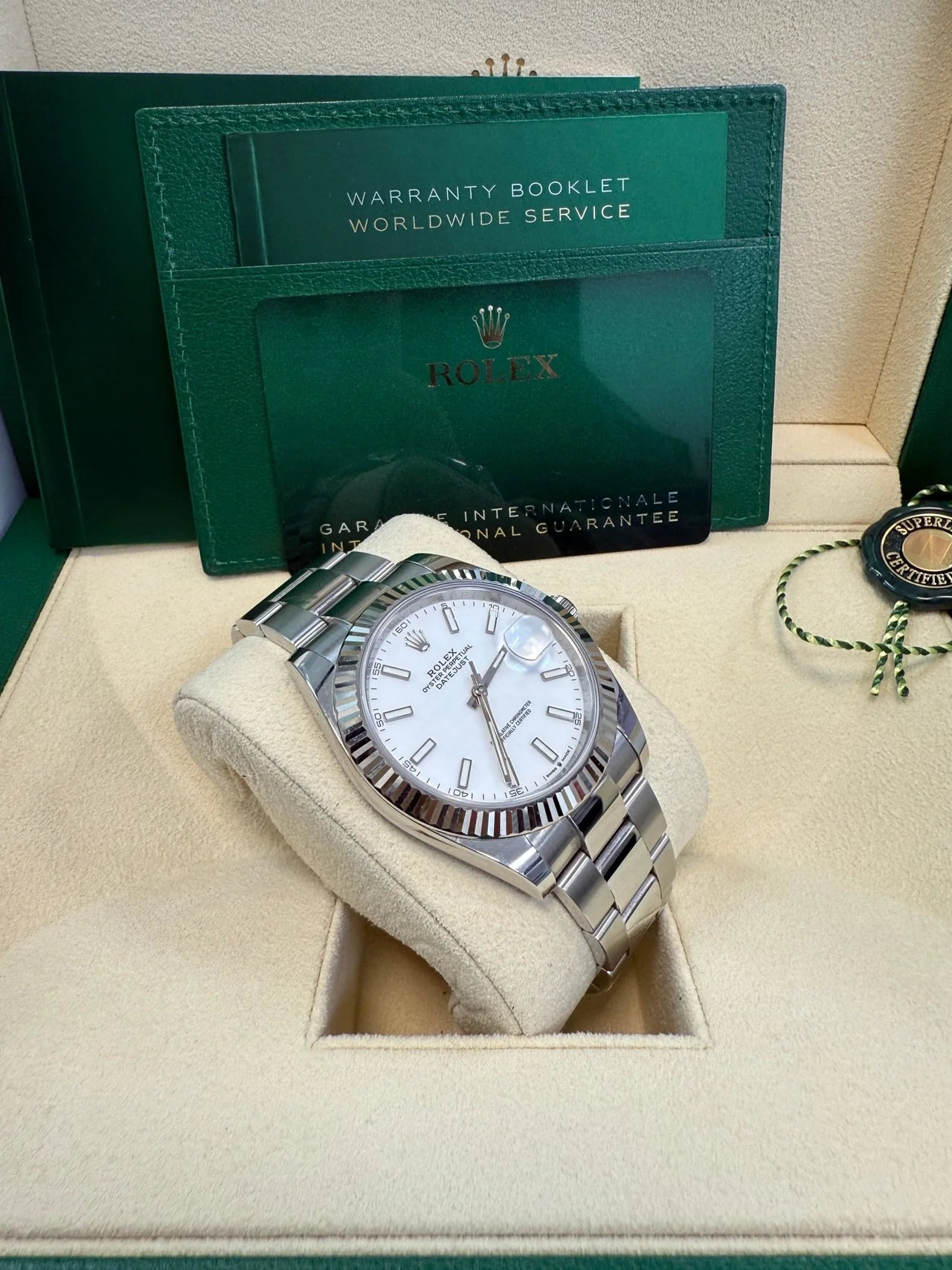 Rolex Datejust 41 126334 Fluted Bezel Oyster White