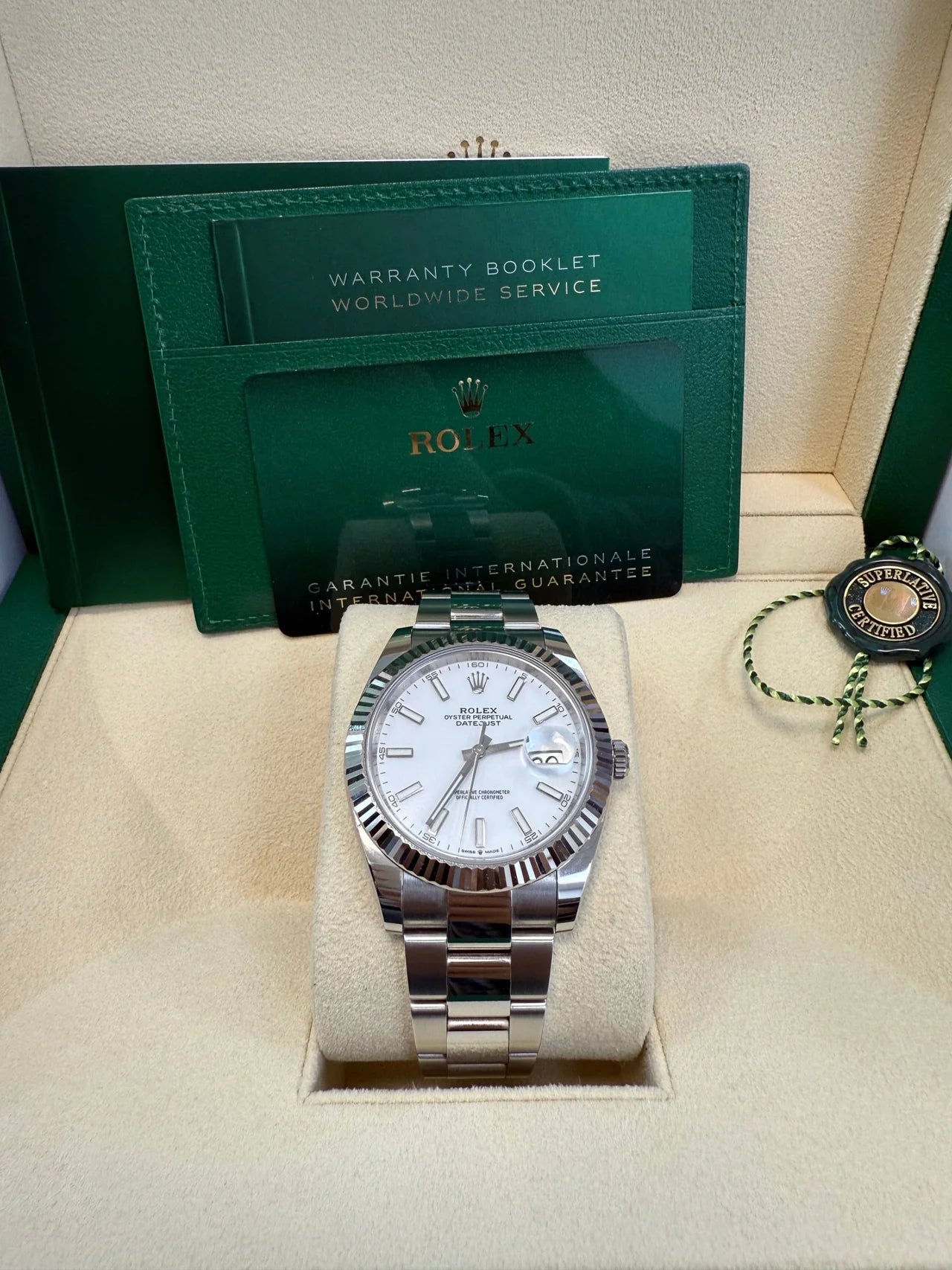Rolex Datejust 41 126334 Fluted Bezel Oyster White