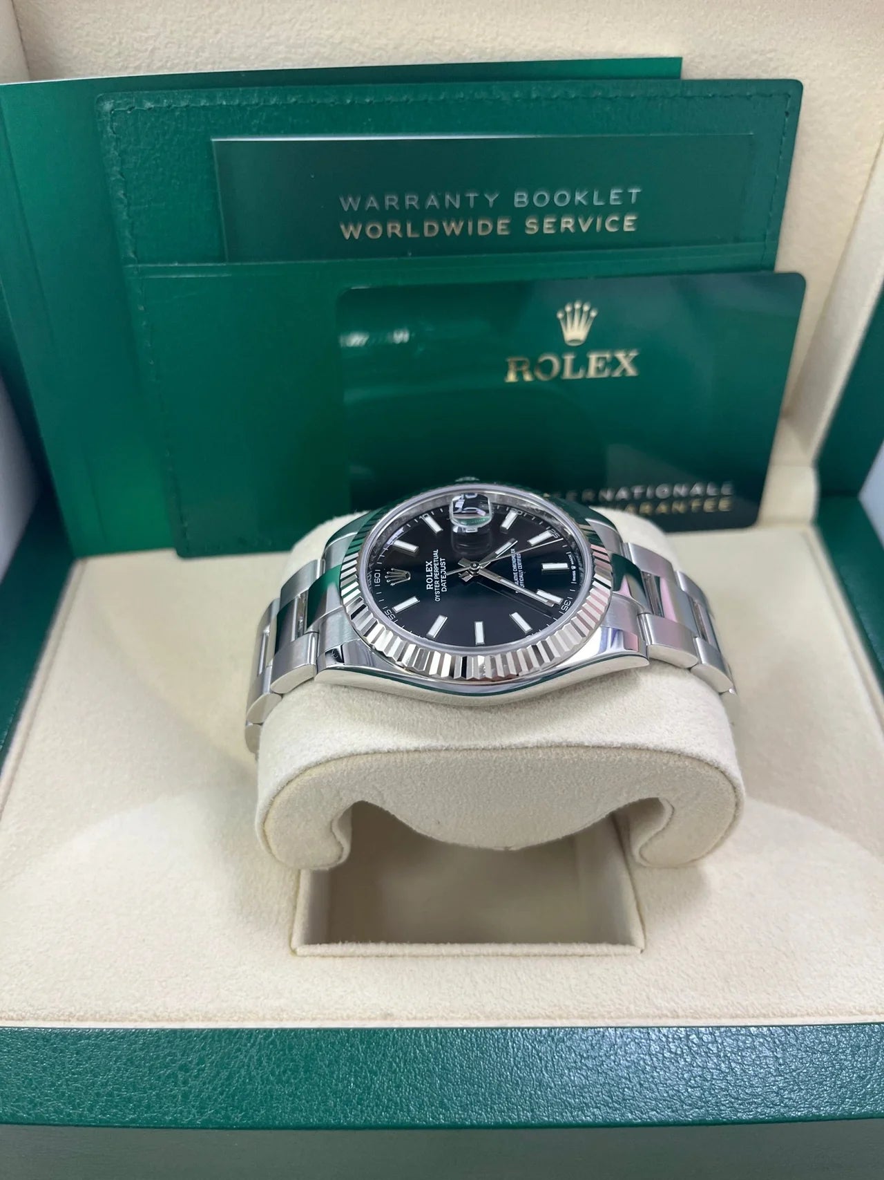 Rolex Datejust 41 Black dial Oyster