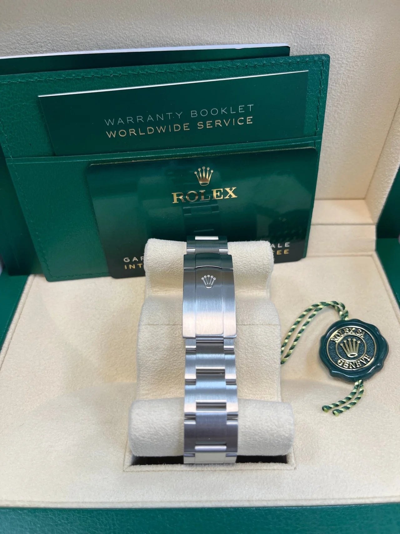 Rolex Oyster Perpetual Red Dial Oyster 124300