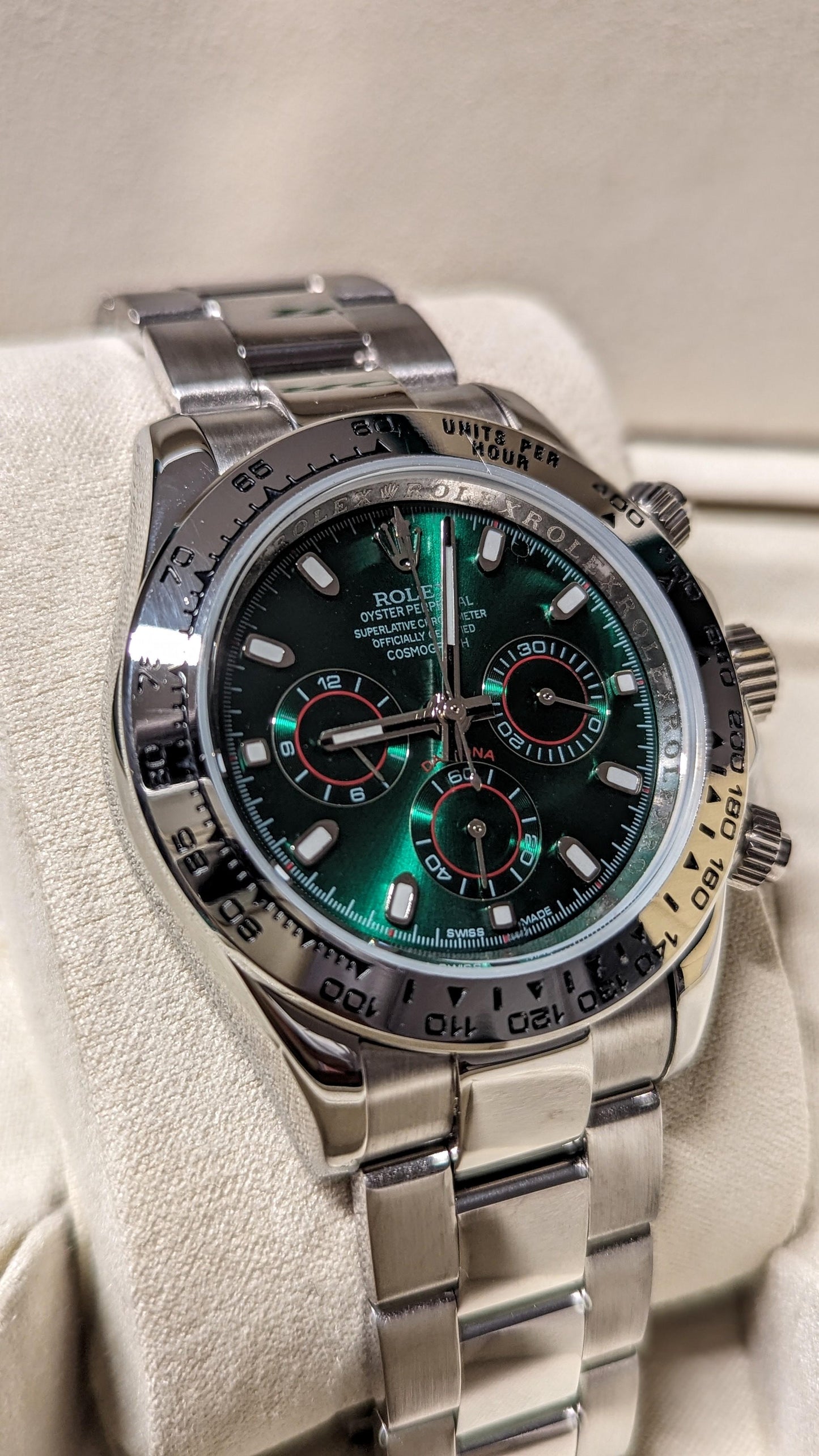 ROLEX DAYTONA GREEN DIAL SILVER