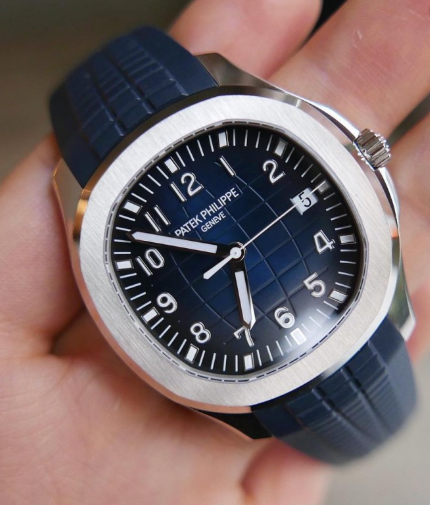 ساعة باتيك فيليب أكوانوت الأوتوماتيكية للرجال باللون الأزرق